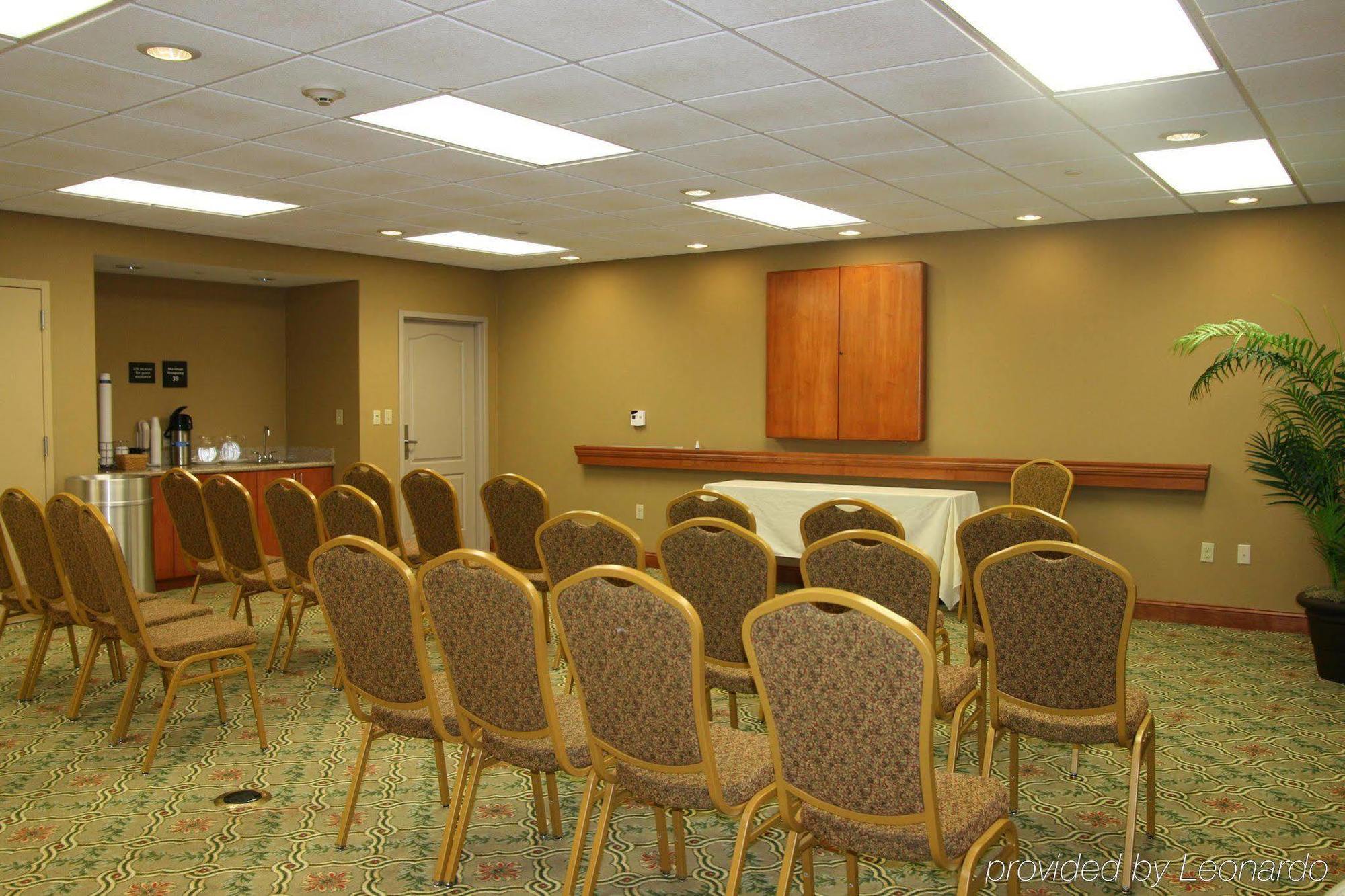 Hampton Inn Довер Зручності фото