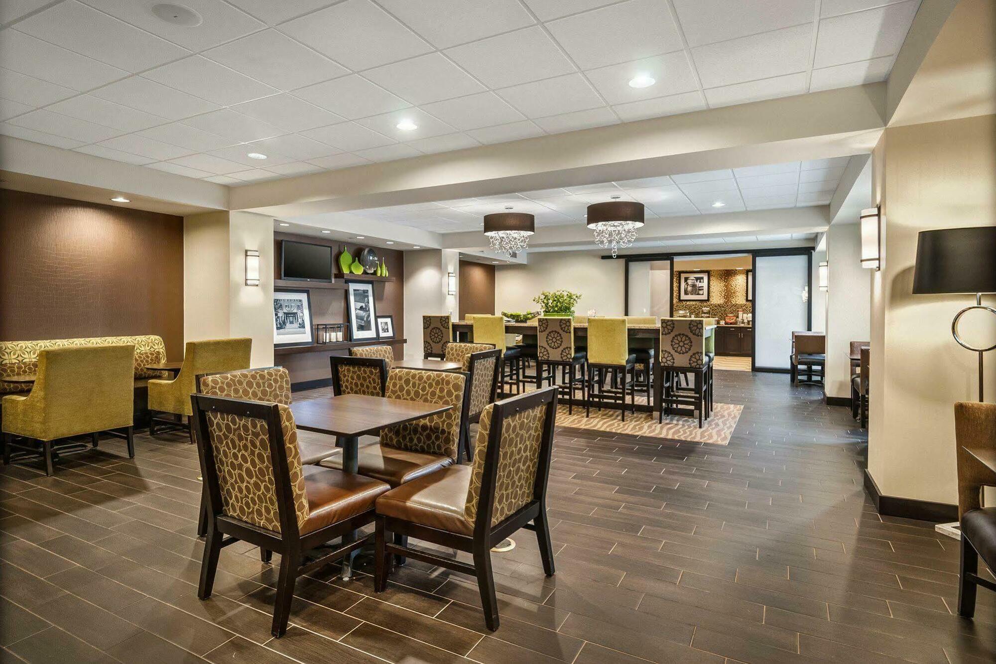 Hampton Inn Довер Екстер'єр фото